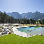 In Neukirchen Near Slopes * Нойкирхен-ам-Гросфенедигер