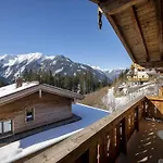 In Neukirchen Near Slopes Нойкирхен-ам-Гросфенедигер